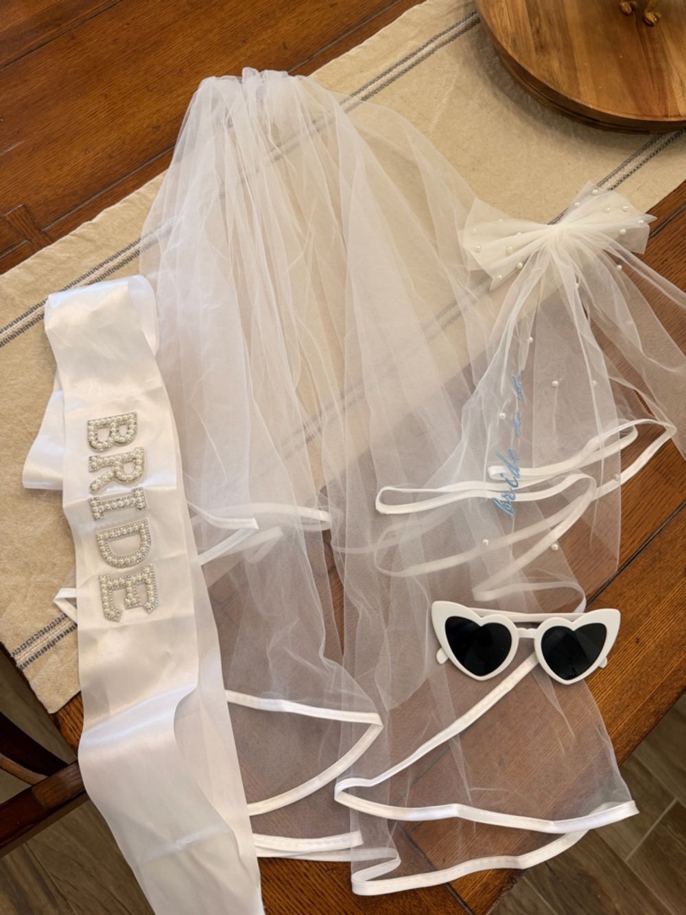 White Bride Veil and Accessories Set